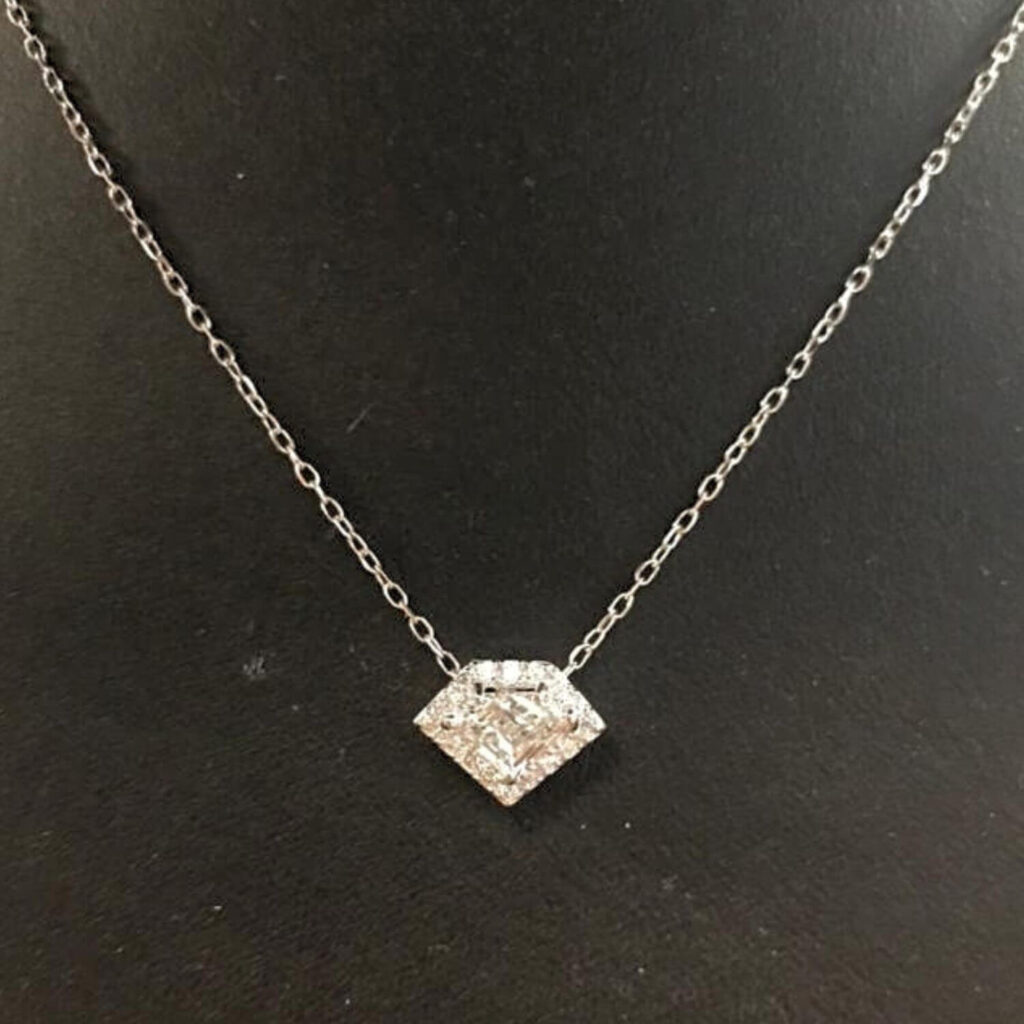 Necklace047
